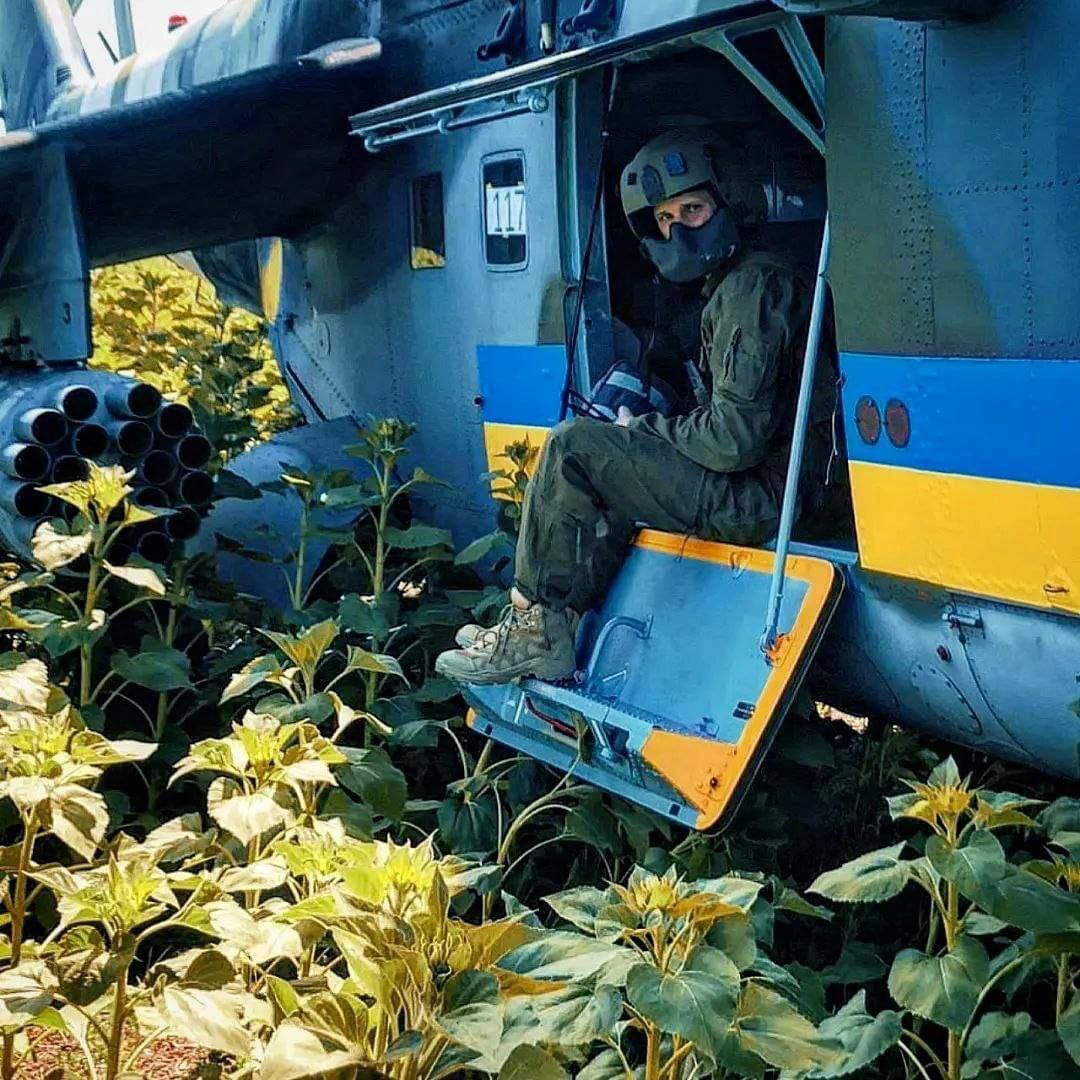 Ukrainian Mi-35 on sunflower field