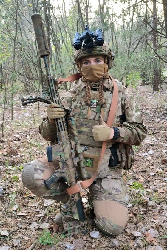 Ukrainian sniper thanks donors for white phosphor night vision goggles
