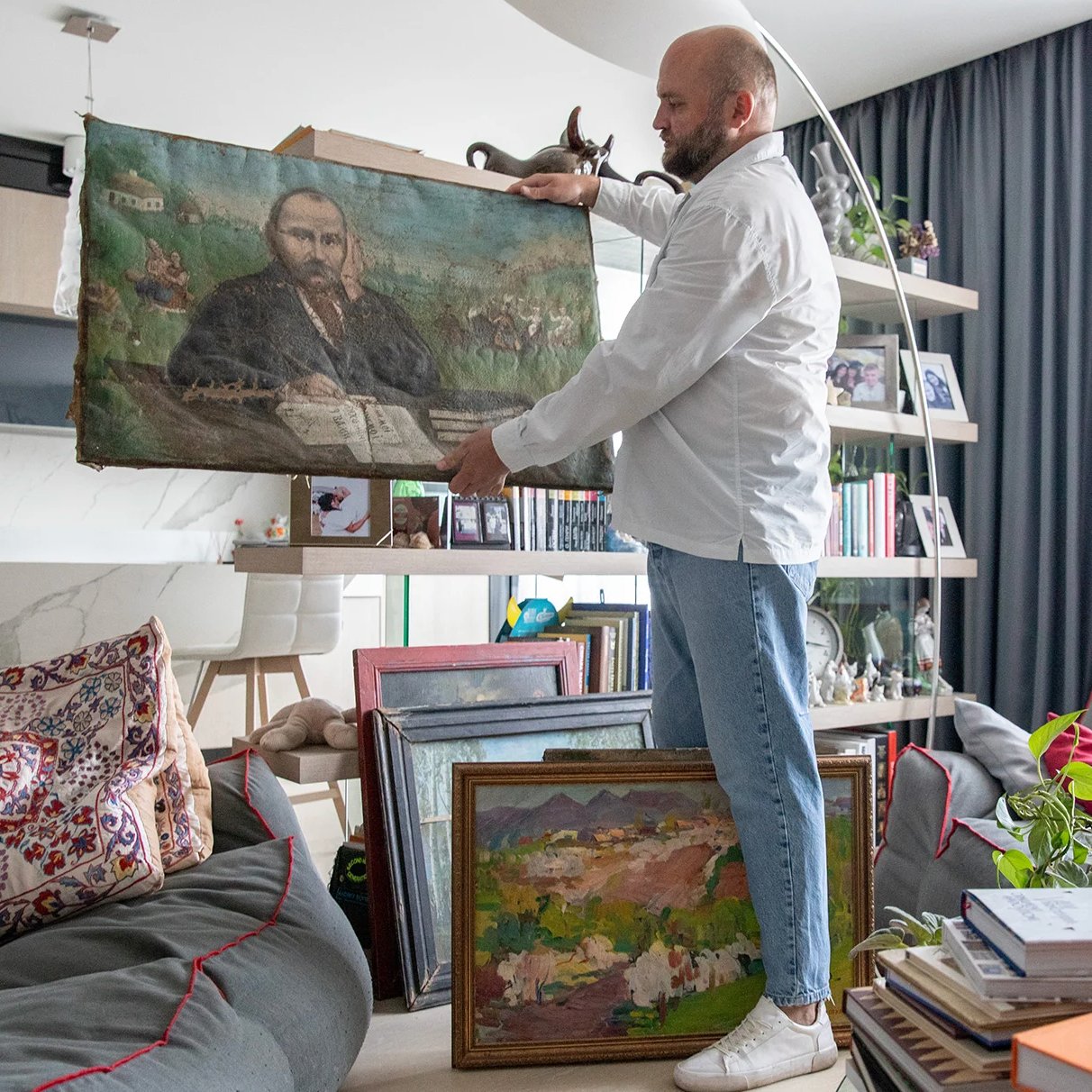 Russia damages 476 cultural sites, steals 10,000 artworks from Kherson