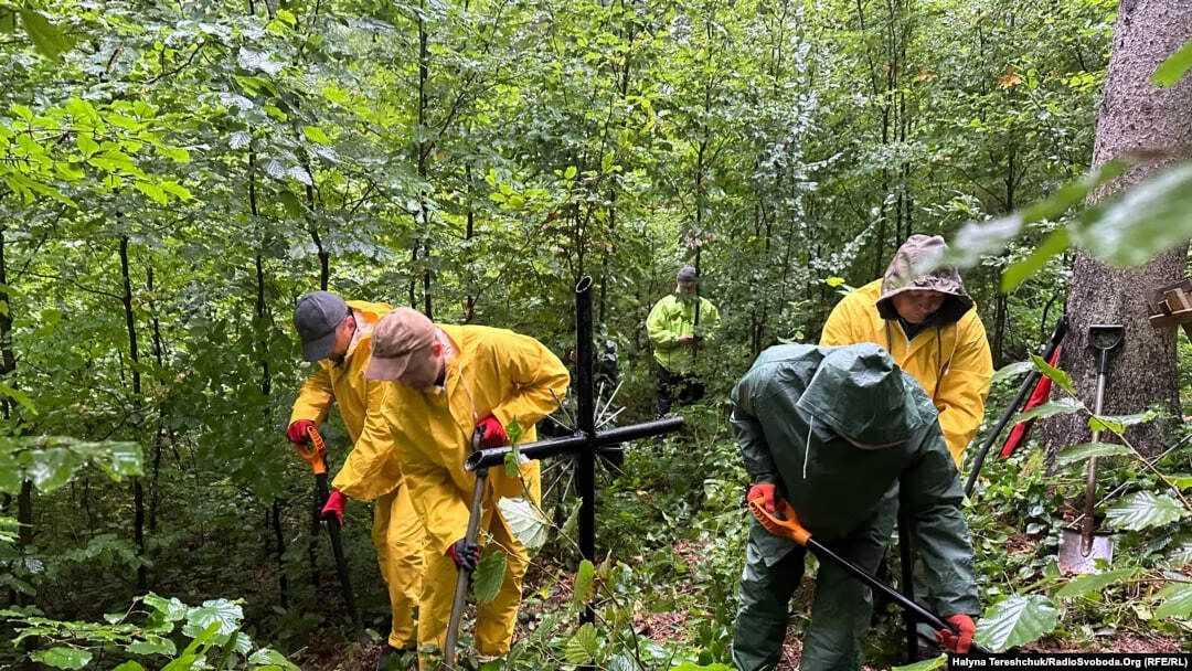 Ukraine begins exhuming UPA soldiers’ bodies in Poland 77 years after battle
