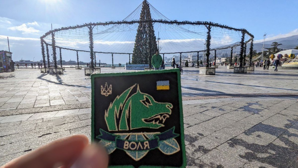 Yellow Ribbon activists resist Russian occupation across Crimea.