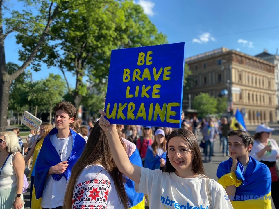 Thousands march in Vienna supporting Ukraine, demanding end to Russian aggression