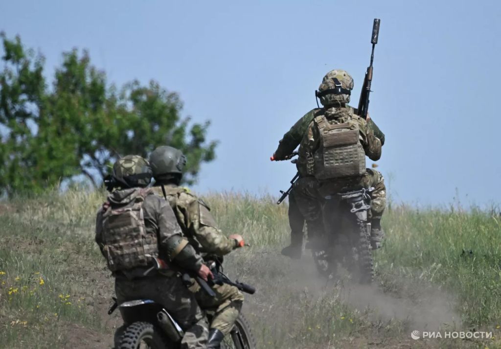 Simple defenses stop Russian motorcycle assaults with spikes, wire, mines, and trenches