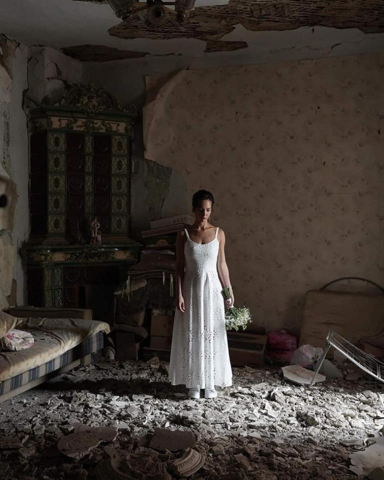 Wedding Amidst Ruins of Missile-Destroyed Home in Vinnytsia