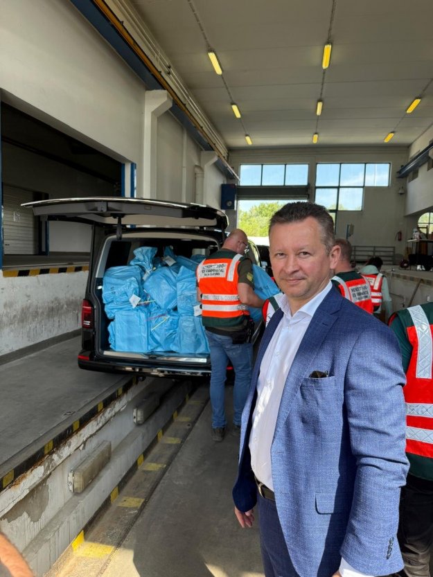 Zelenskyy: Hungary returned $82m in seized Ukrainian cash and gold