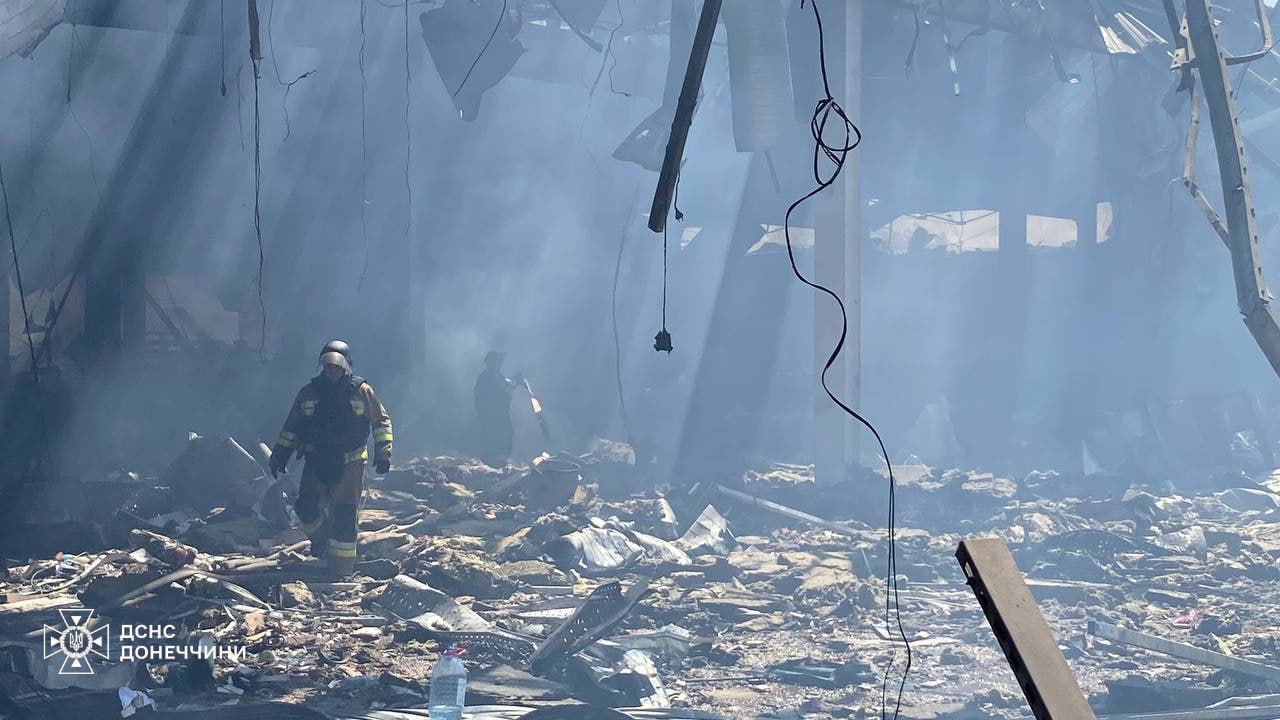 Russian missile strike on Kostyantynivka shopping center kills 12, wounds 44