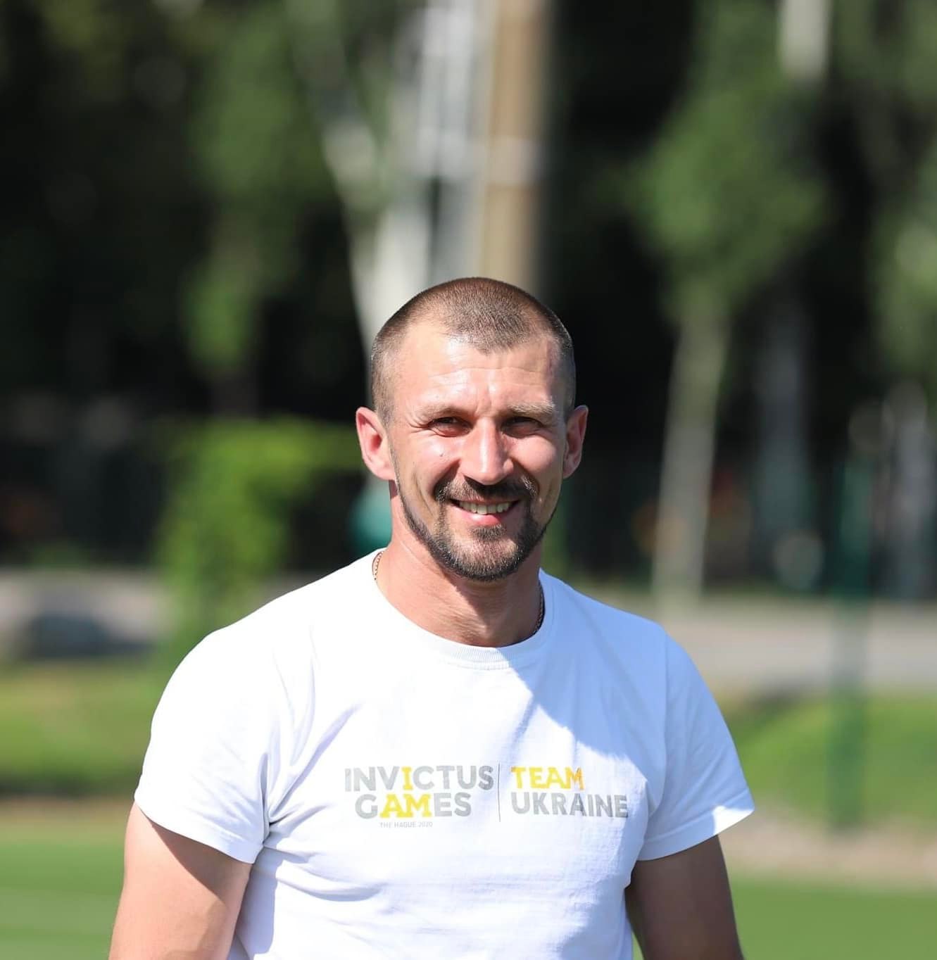 Honoring Ukrainian heroes who died for their country, remembering their sacrifice.