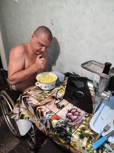 Varenyky for Ukrainian soldiers, despite the wheelchair