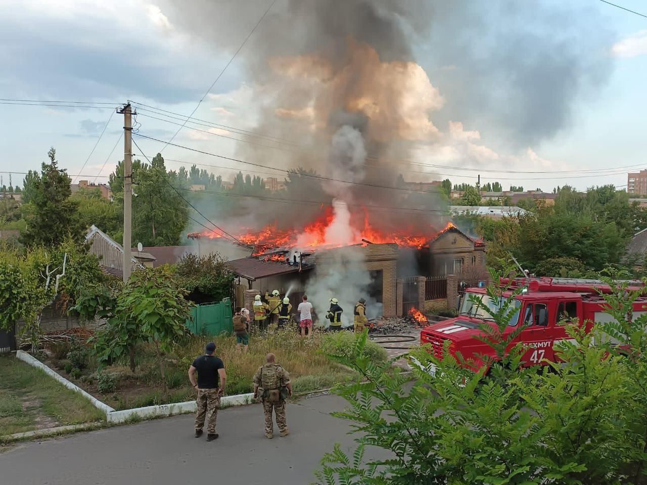 Russian shelling kills three Ukrainians on Statehood Day in Bakhmut