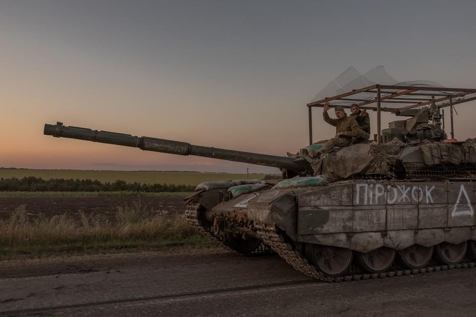 Ukrainian forces capture Russian T-90M tank in Kursk, rename it ‘Pirozhok’