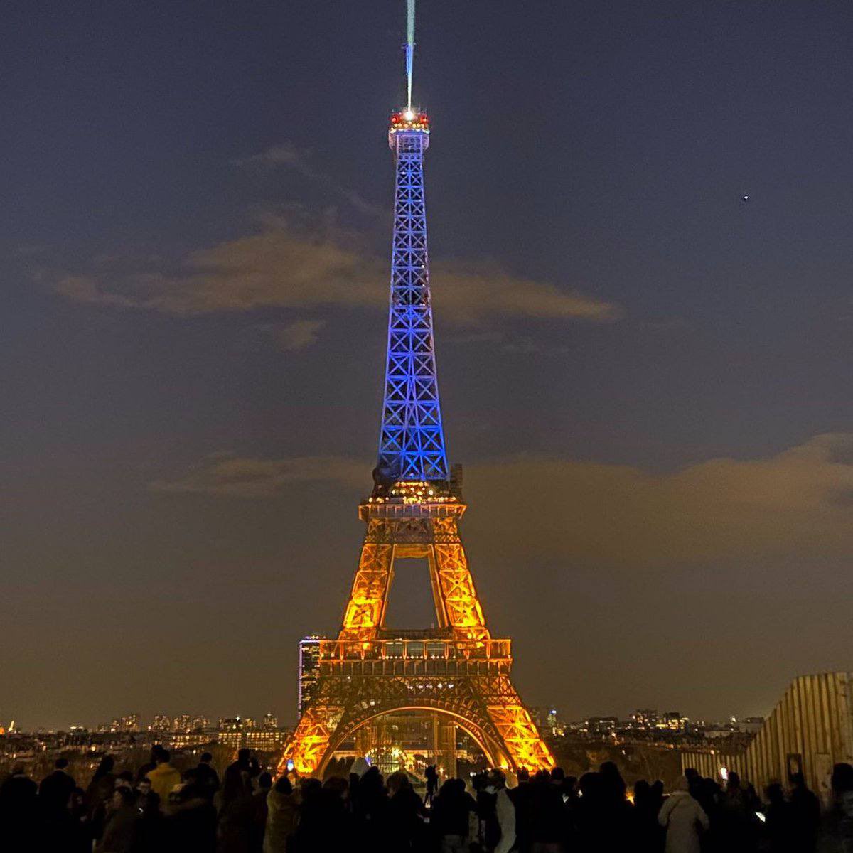 Paris shows solidarity: #PrayForUkraine #UkraineUnderAttack