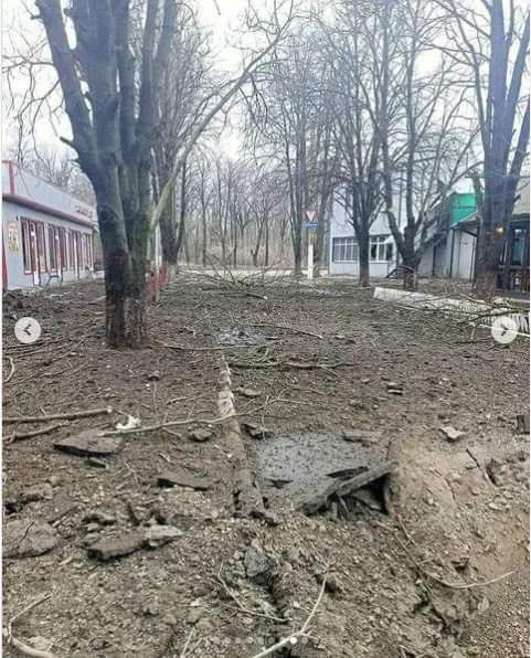 Volnovakha retaken but ruined and encircled by Russians