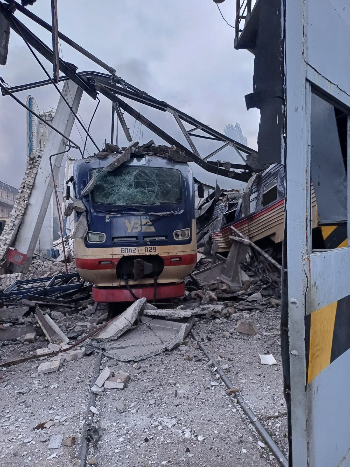 Russia attacks civilian Dnipro depot kills 2 children Ukraine needs air defense