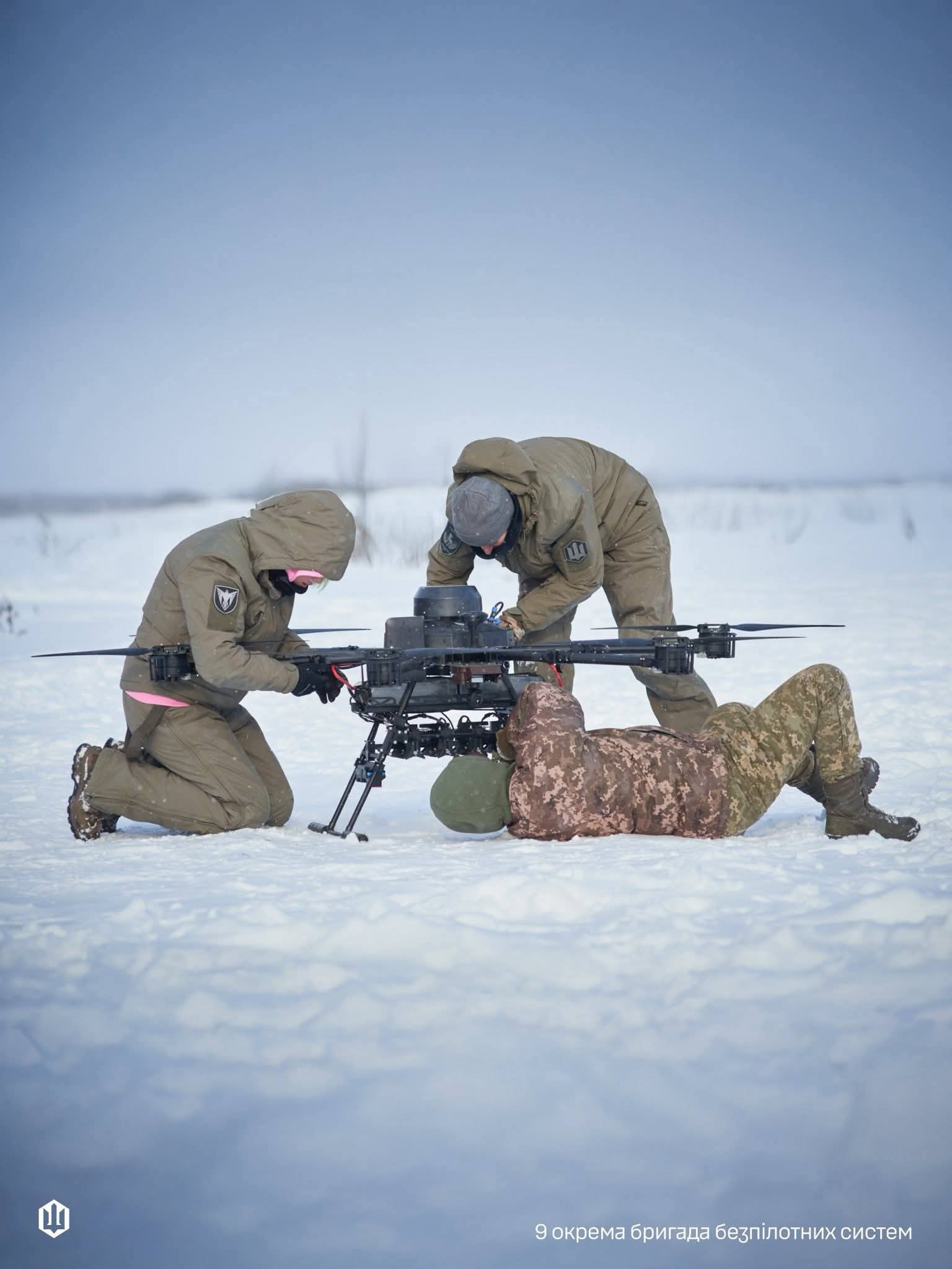Women’s unit prepares heavy bomber for training