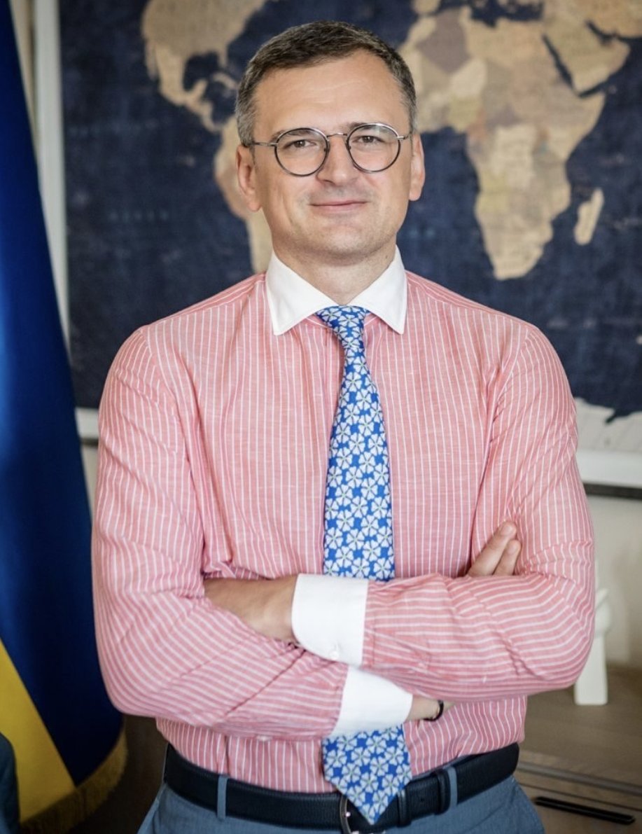 Ukraine close to ceasefire with high price, EU membership key for peace