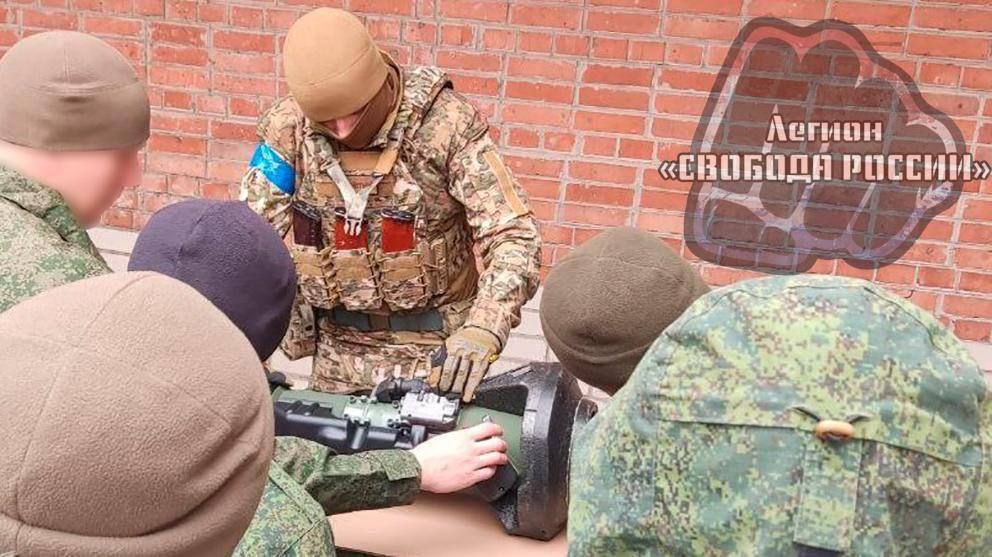 Russian volunteers on Ukrainian side trained with NLAWs