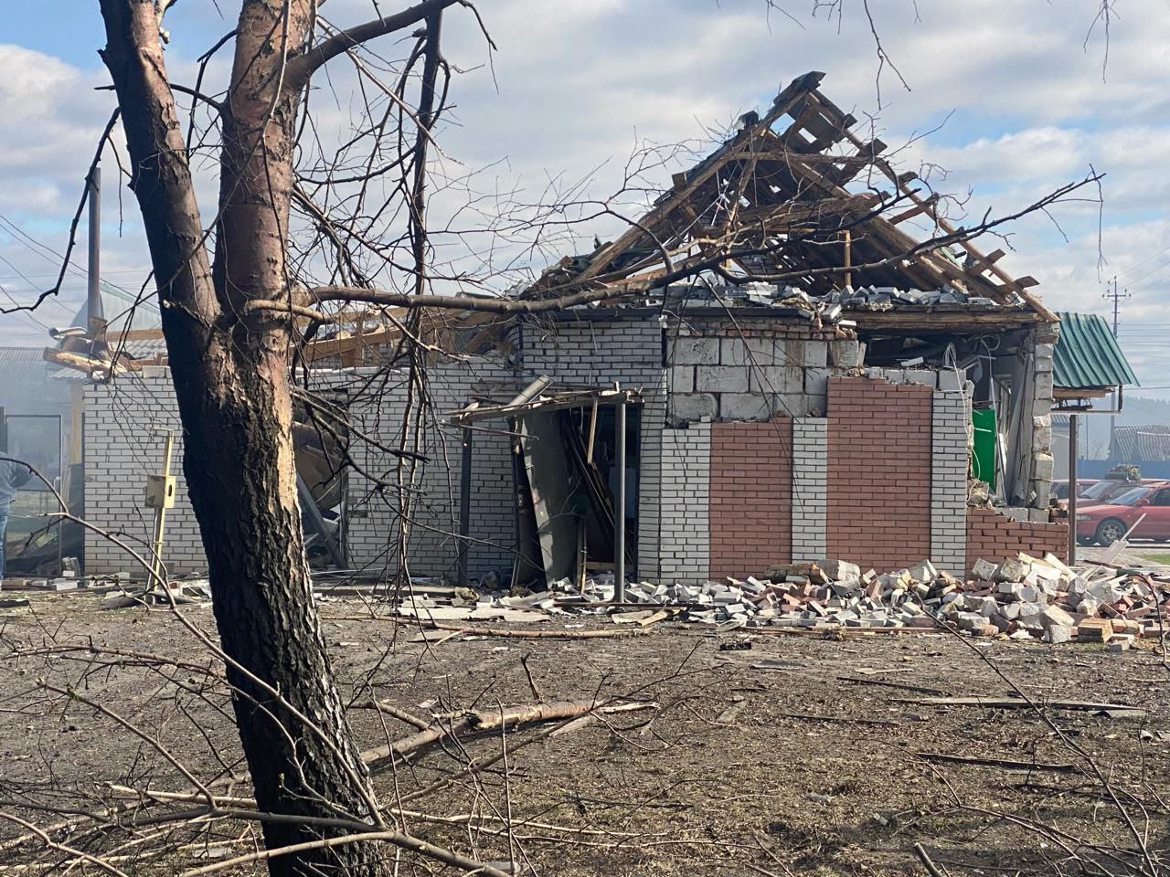 Russian missile strike in Sumy Oblast kills one, injures two, including a child.