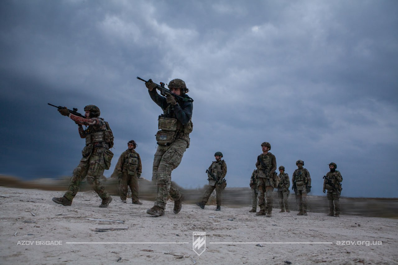 Azov Brigade conducts joint training with veteran instructor Quebec