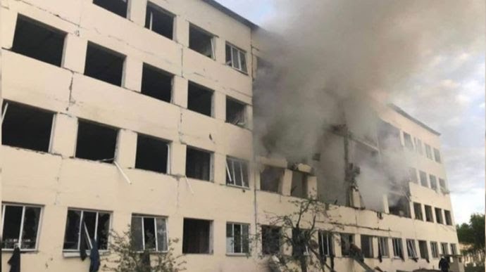 Zelensky condemns Russian strike in Desna