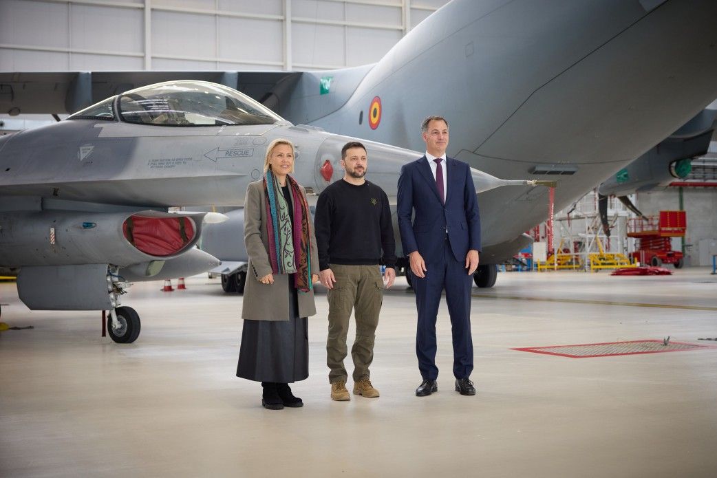 Zelenskyy visits Belgian airbase, observes F-16 pilot training for Ukraine