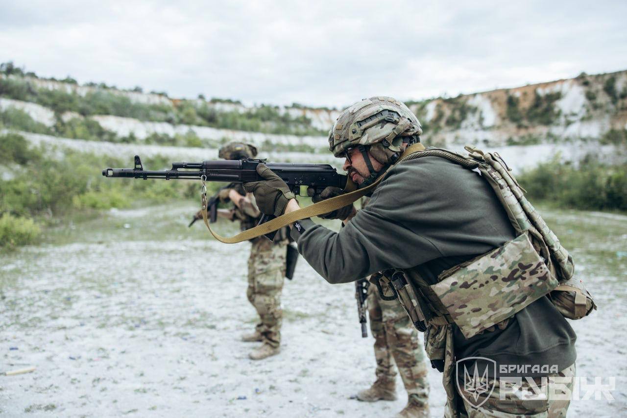 Rubizh Brigade soldiers conduct combat training for front-line scenarios