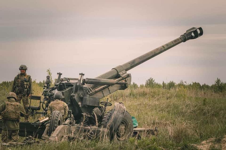Italian-provided FH70 155 mm howitzer in Donbas