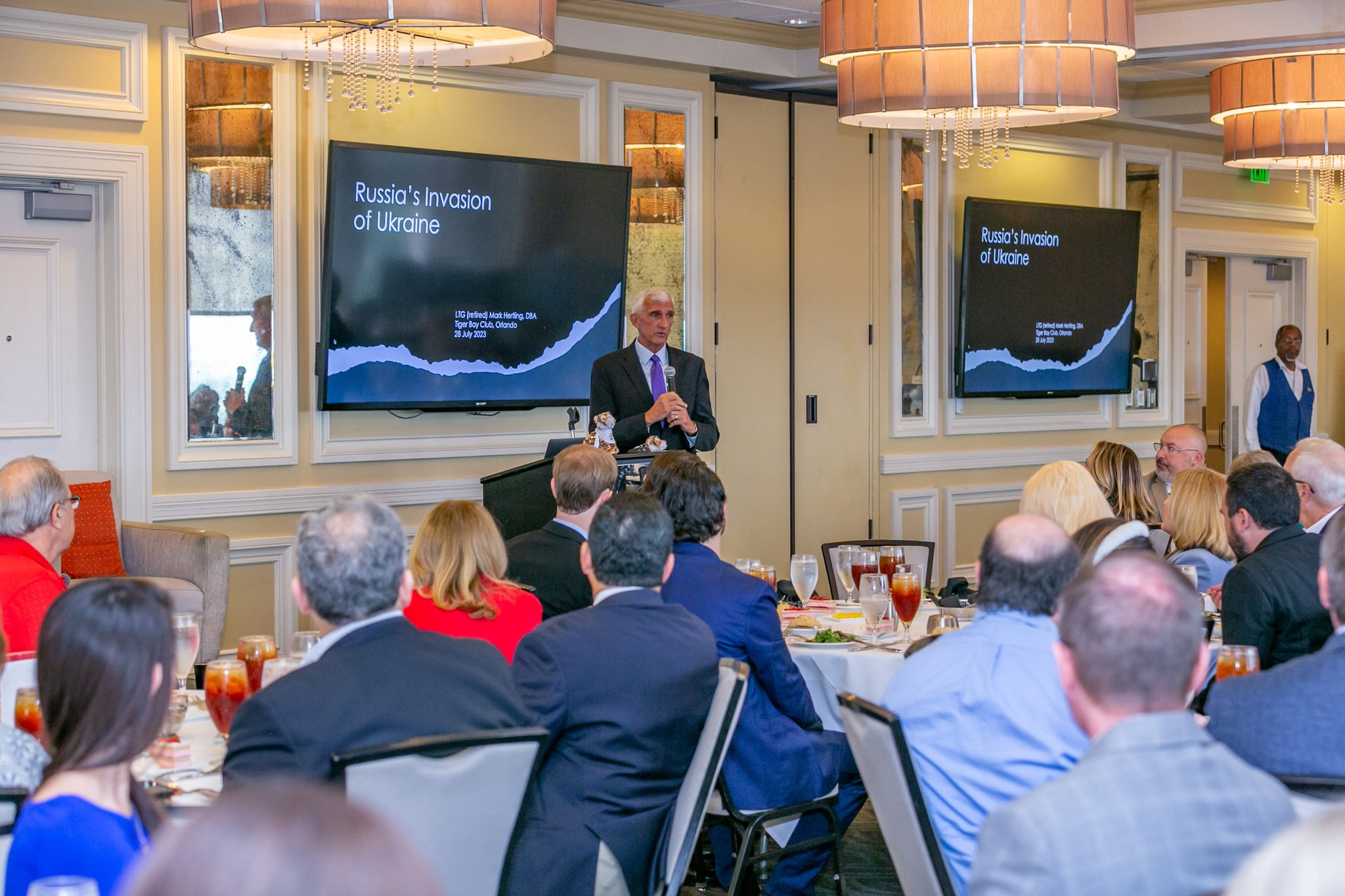 Mark Hertling thanks Tiger Bay Club for Ukraine invasion talk