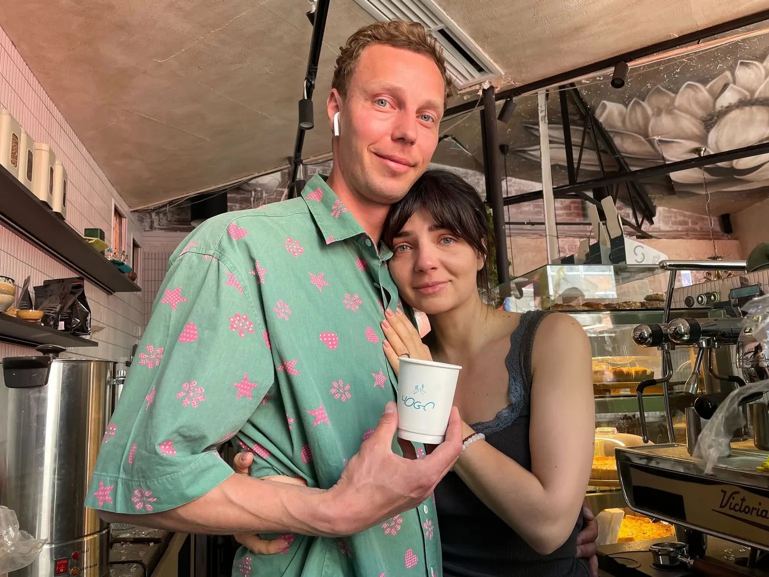 Ukrainian cafe owners reopen after Russian missile destroys windows