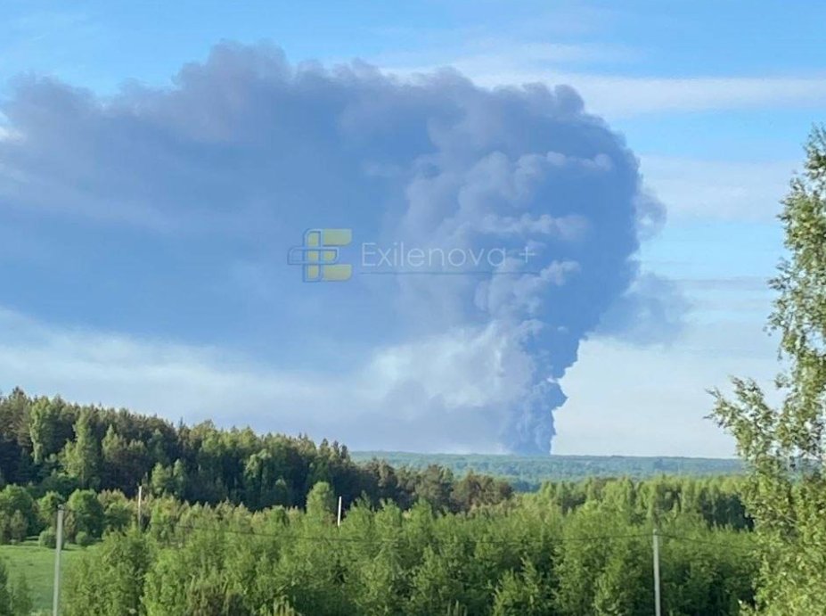 Russia bombs Kyiv malls, Ukraine hits Russian oil