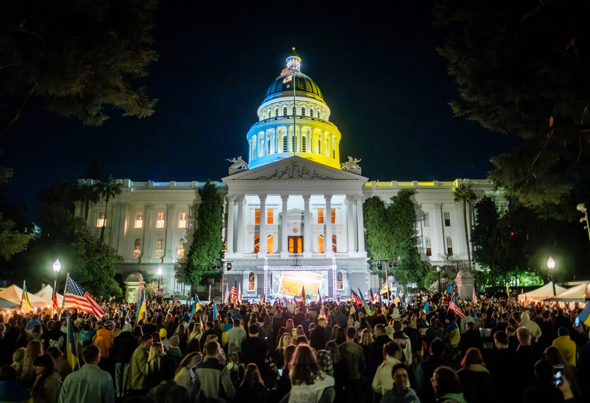 California State Capitol lit in blue and yellow for Ukraine