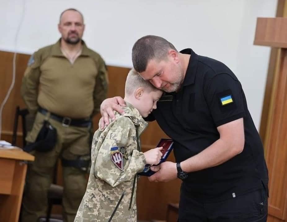 Ukraine honours fallen defenders with posthumous awards