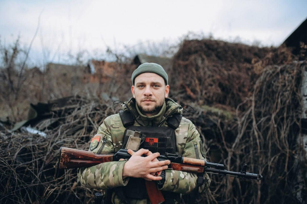 Ukrainian soldier ‘Bar’ on the defense of Bakhmut: ‘They just come out of the forest and walk across an open field at us.’