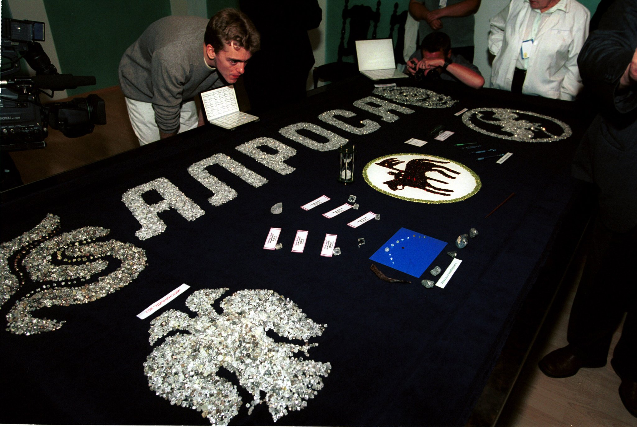 Sanctions on Russian Diamonds and Gold