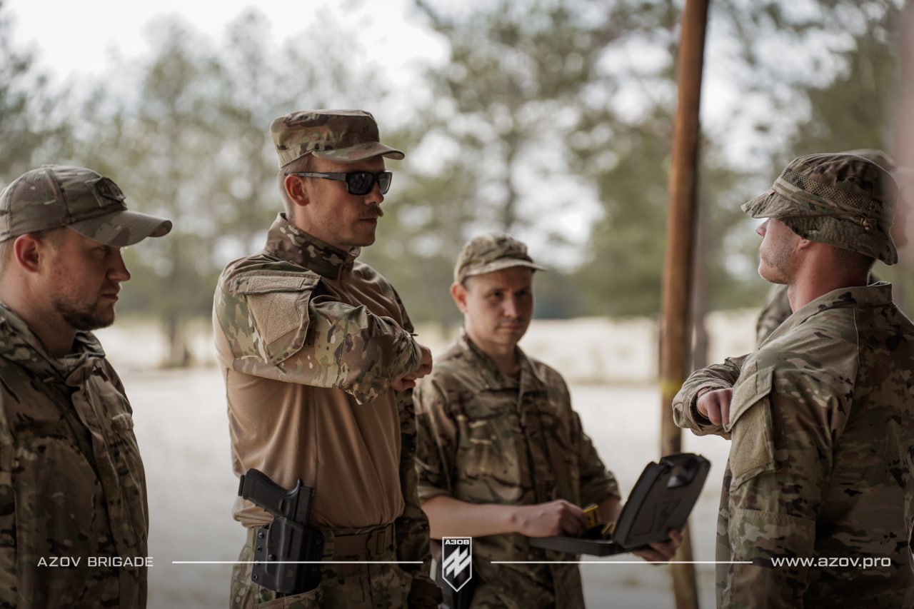 Azov fighters receive chevrons for combat training and merits
