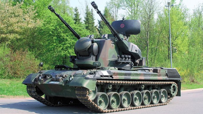 First three German Gepard AA guns arrive in Ukraine