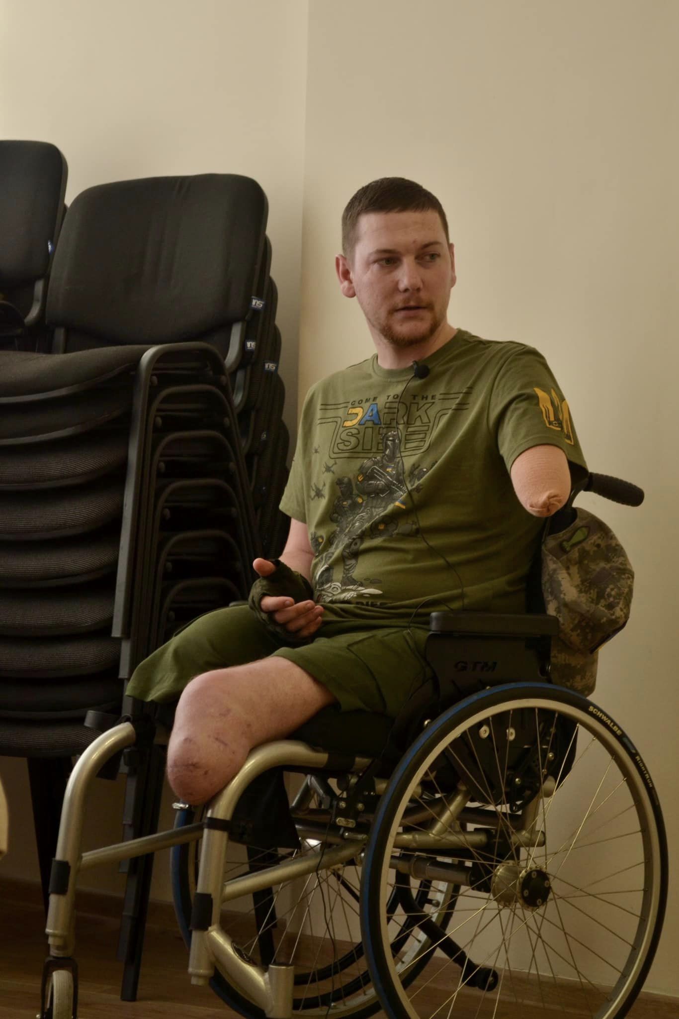 Ukrainian soldier Max pilots drones with one hand after losing limbs