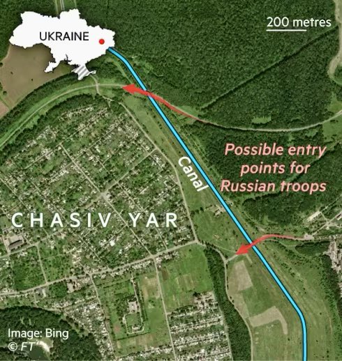 Ukraine: 25,000 Russian troops deployed near town in recent weeks