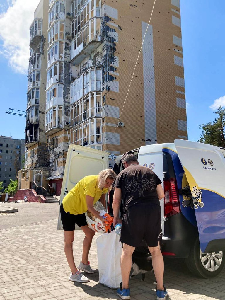 Hachiko team delivers aid across Ukraine front lines amid destruction