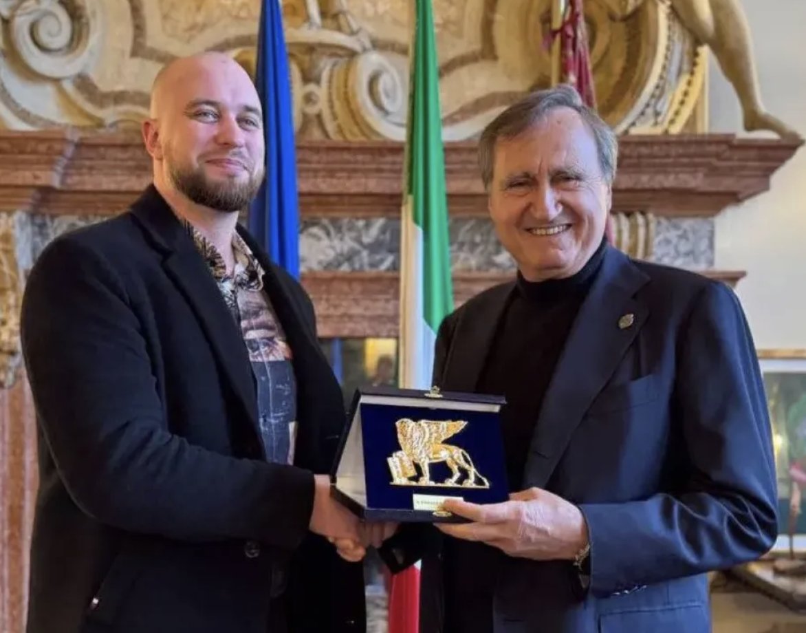 Ukrainian soldier uses tourniquet to save teen in Venice