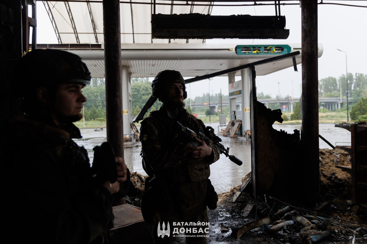 Ukrainian guard rest stop destroyed by Russian attack