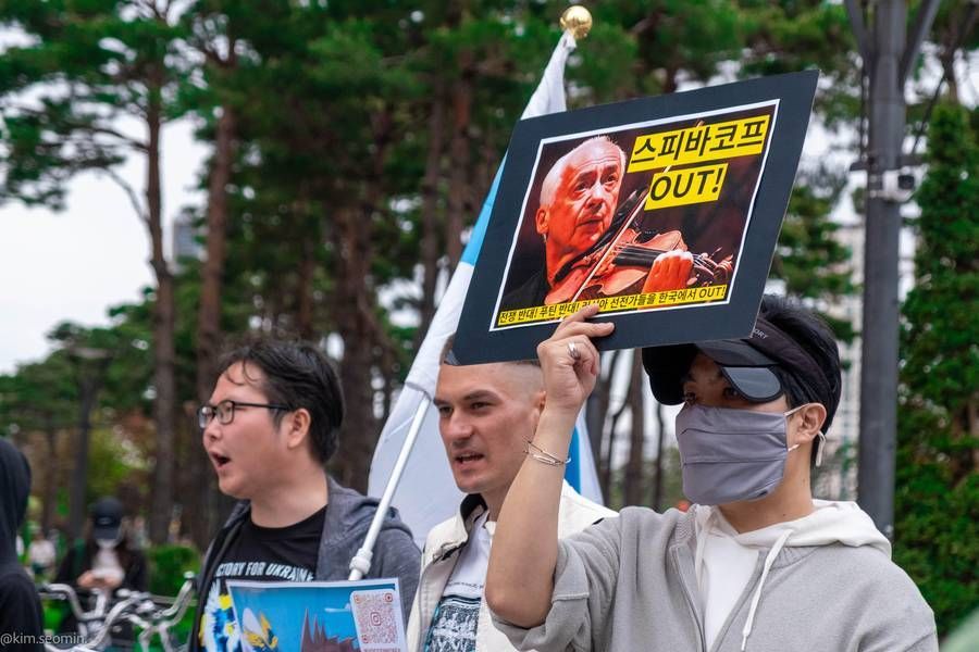 Korean activists demand to drop Putin-linked Spivakov from festival