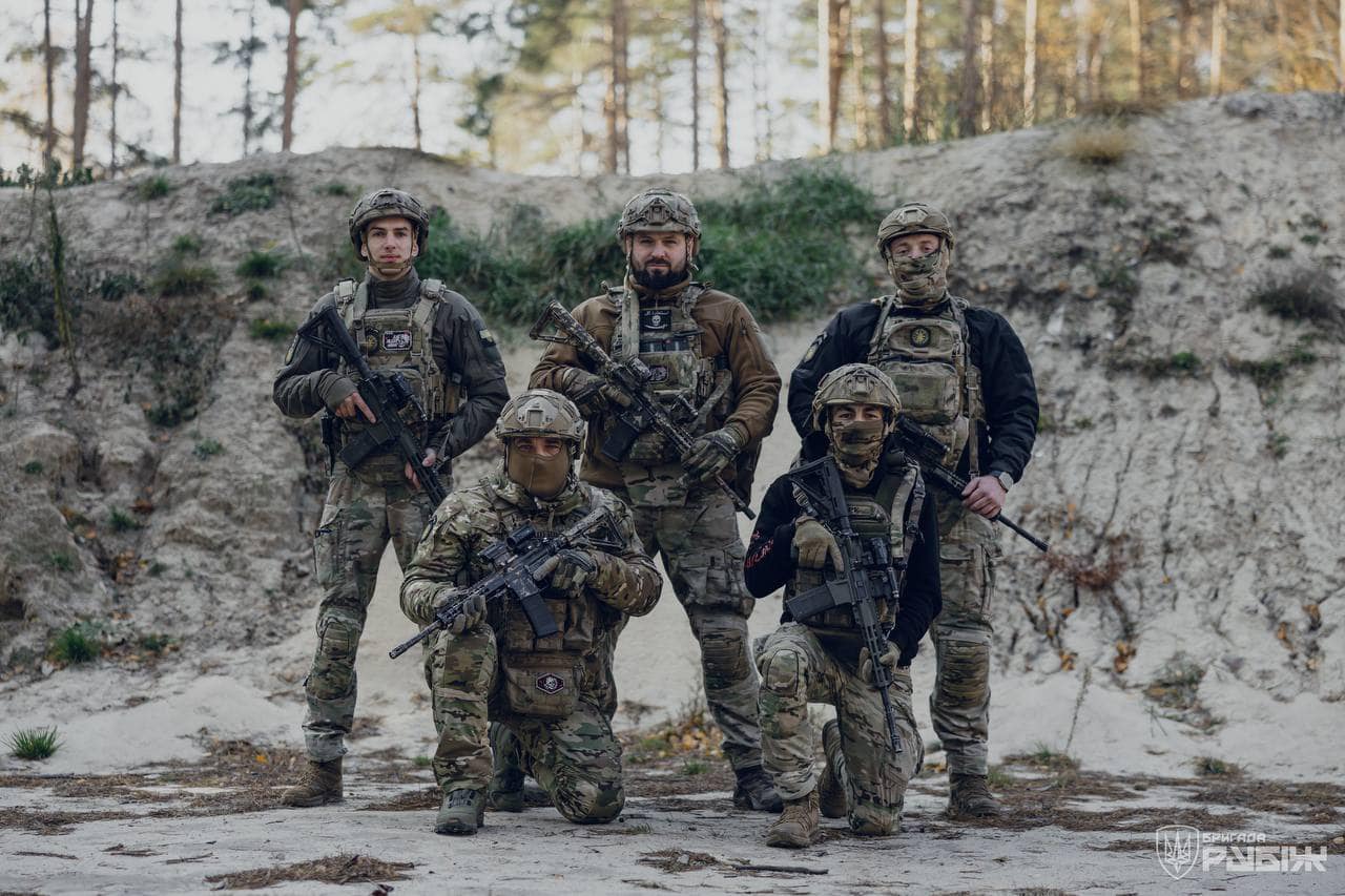 Rubizh Brigade scouts training for combat missions