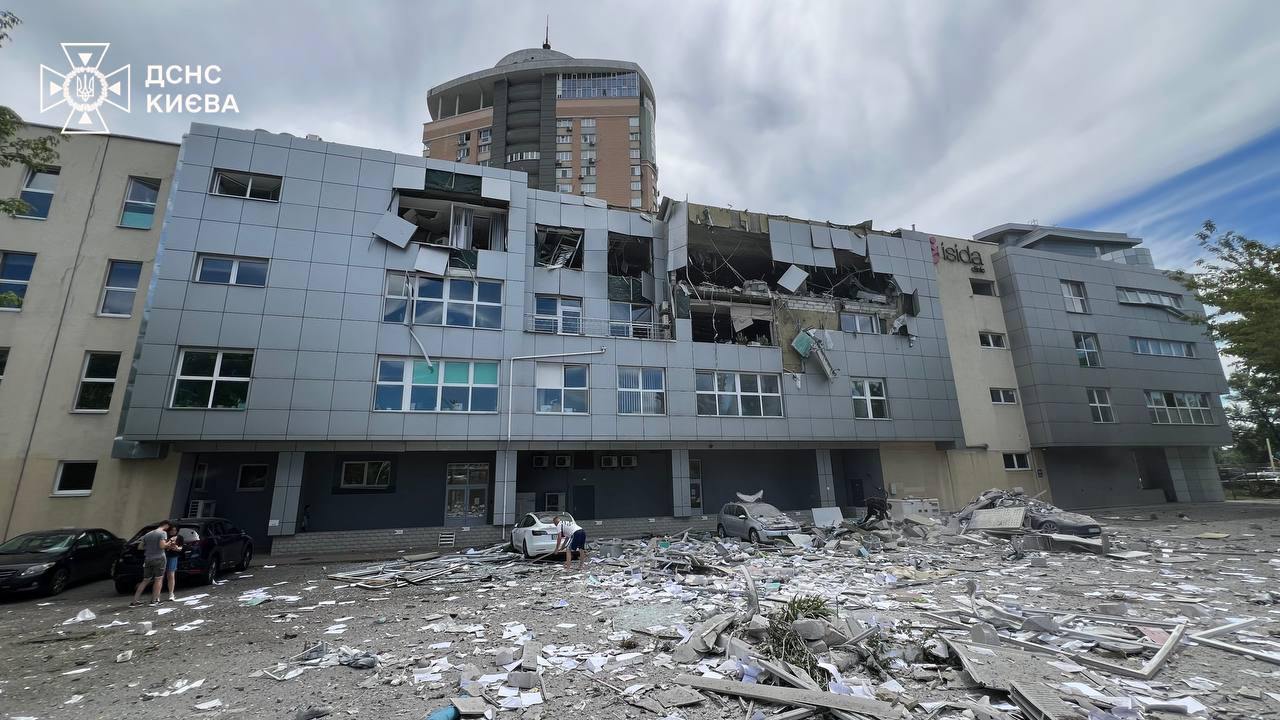 Kyiv maternity ward bombed in Russian genocidal attack