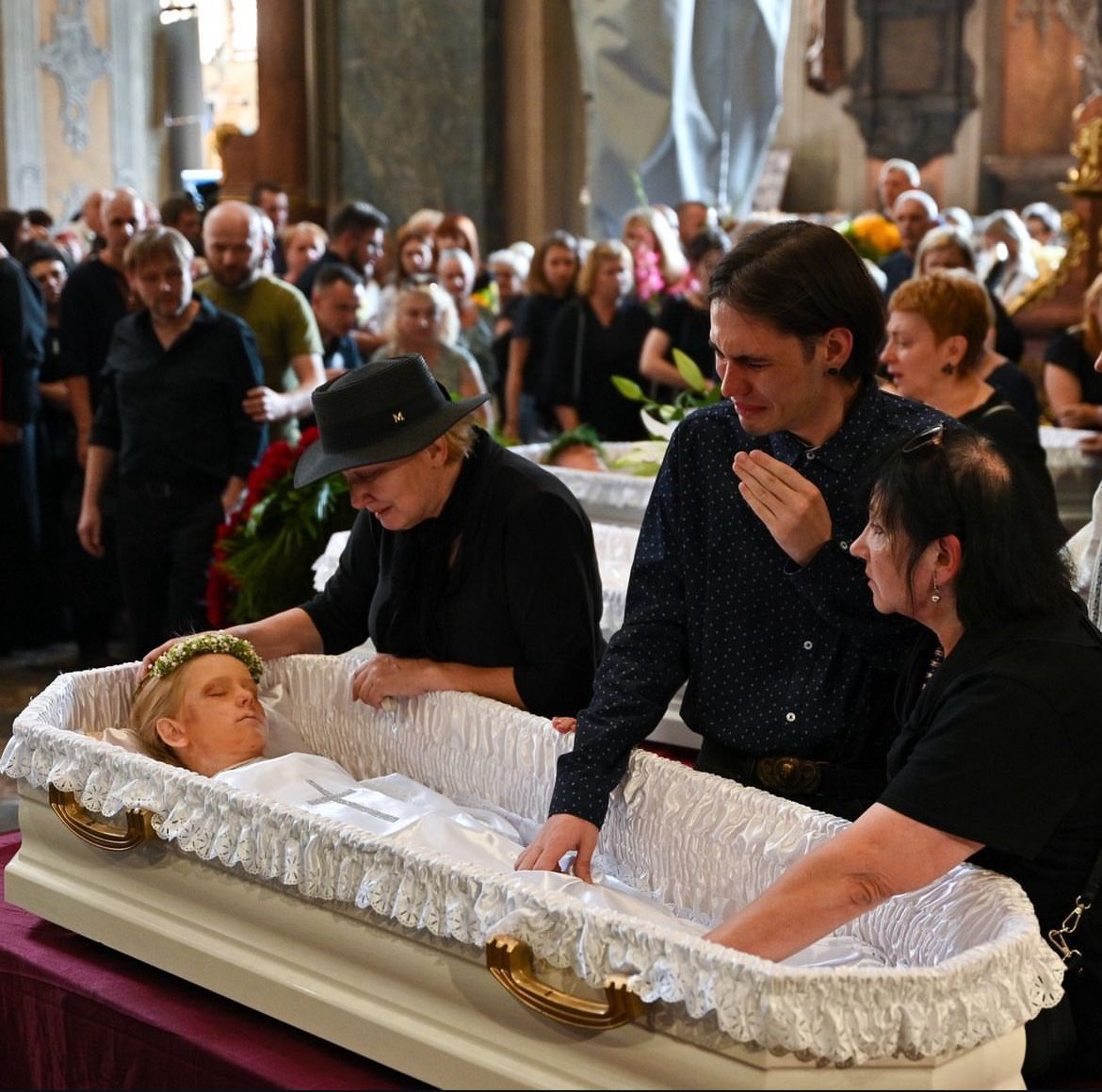 Post shows dead child killed by Russians at war