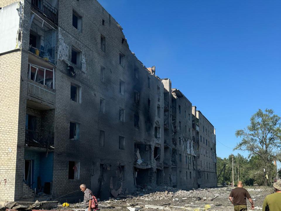 Death and injuries in Donetsk region after strikes