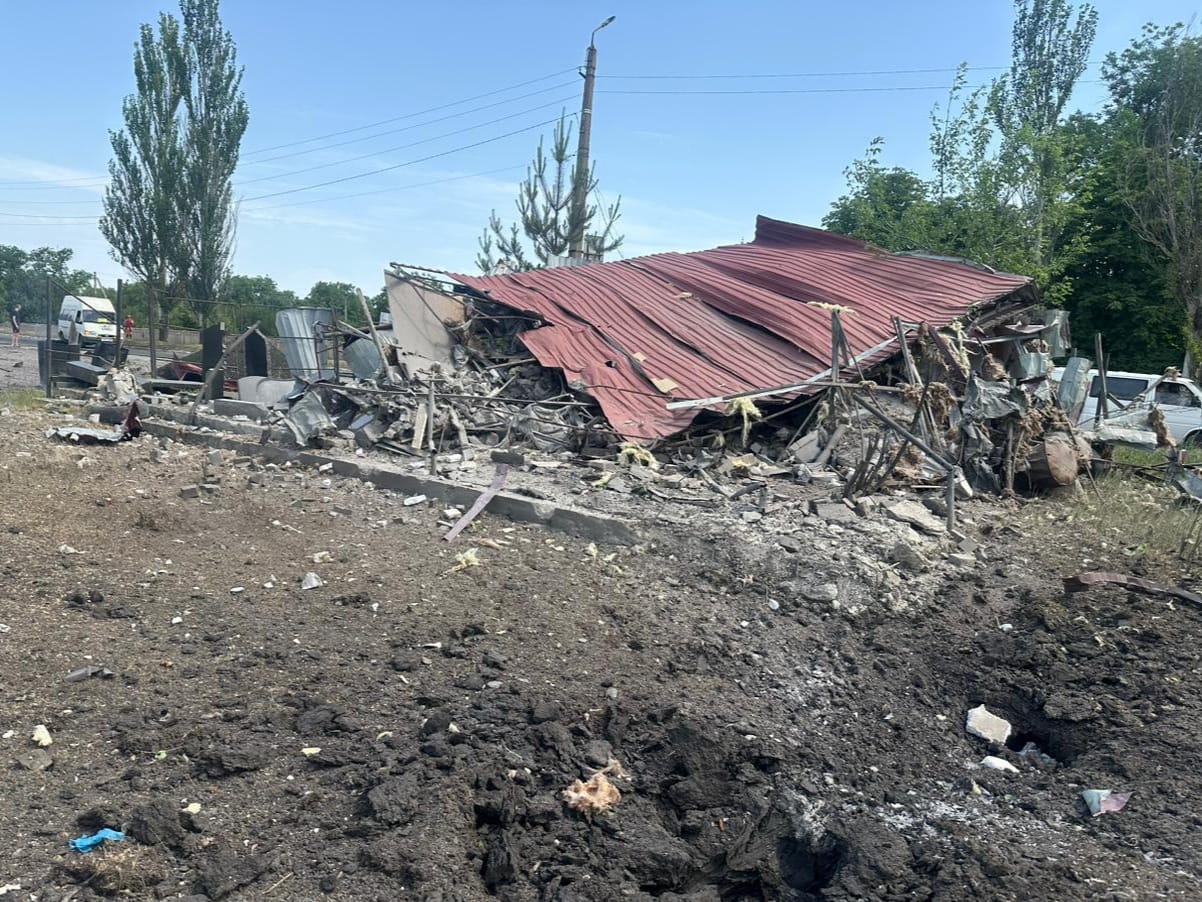 Russians shell Toretsk and Selydove