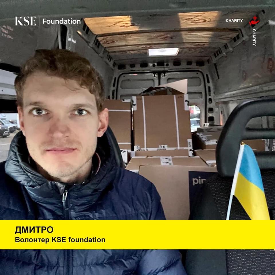 Delivering 400 safety vests for Ukrainian defenders