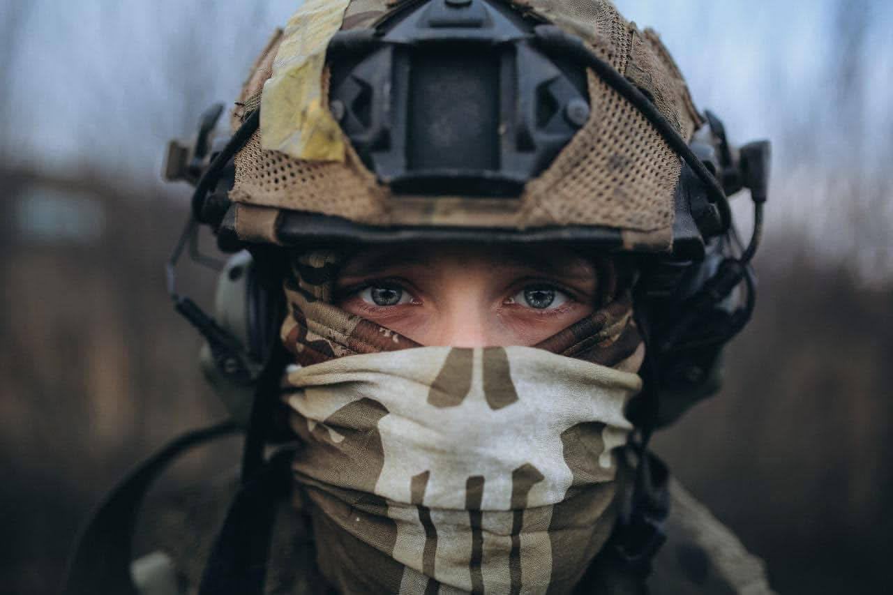 President Zelenskyy awards Hero of Ukraine titles to four NGU soldiers