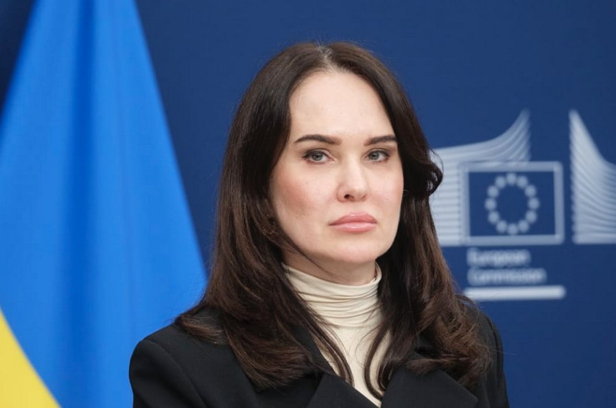 Ukraine seeks Hague tribunal for Putin and $1T reparations