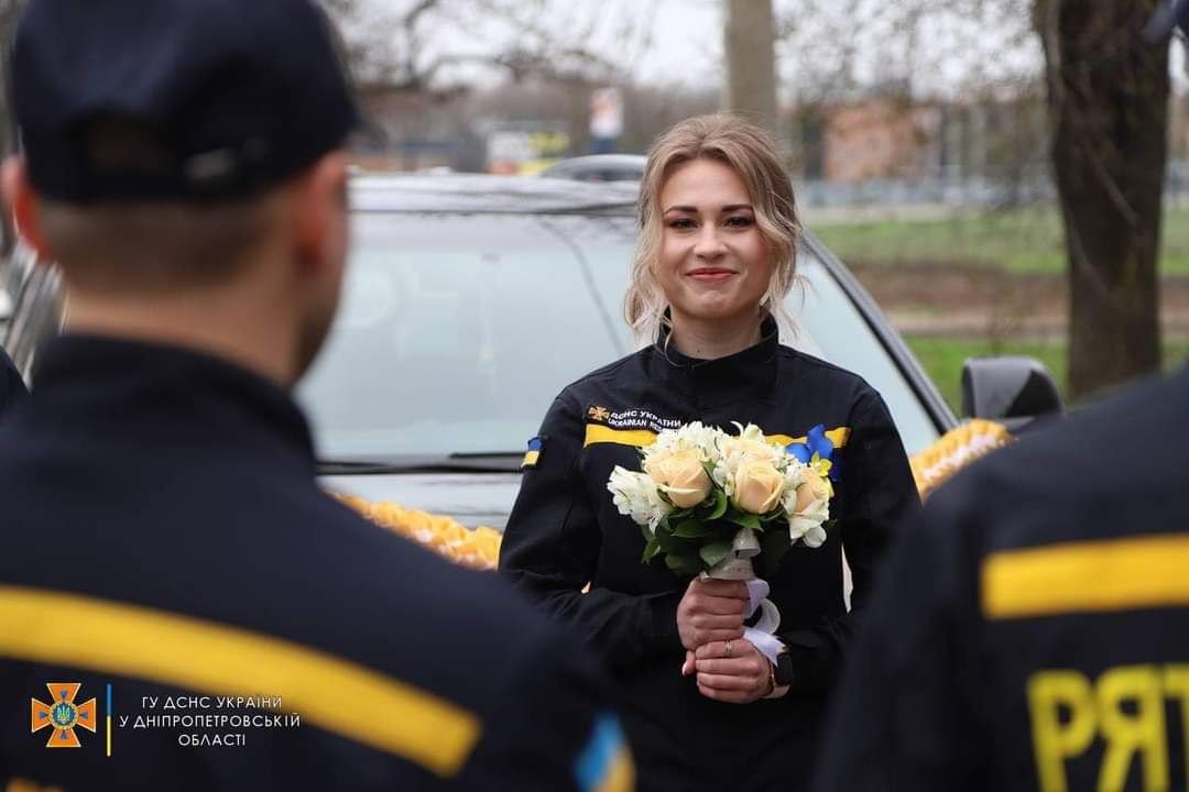 Firefighters married during war in Nikopol